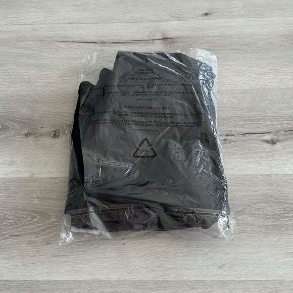 The French Connection Jogger Black M NWT IN PACKAGE - Picture 8 of 8